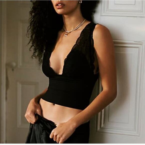 Intimately Free People NWT Power Play Bittersweet Black Lace Camisole Tank Top L - Picture 10 of 10
